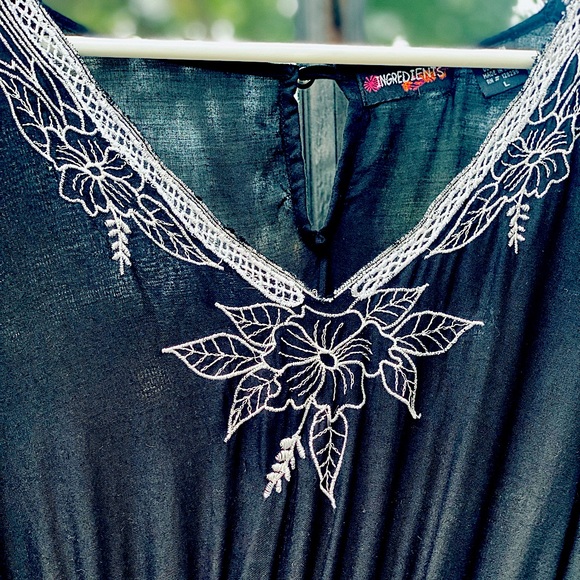 Beach cover up with adjustable sleeves! - Picture 4 of 6